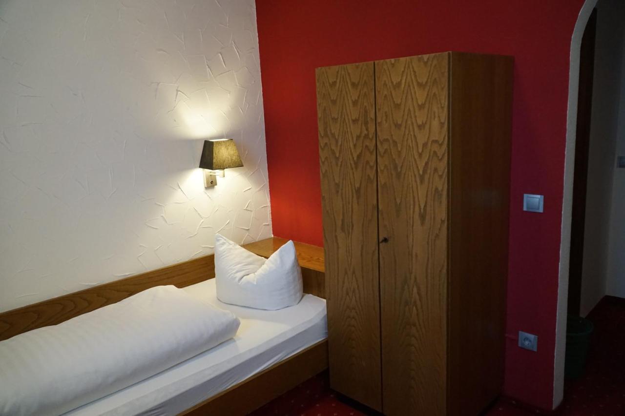 Hotel Zum Goldenen Ochsen Maikammer Eksteriør billede