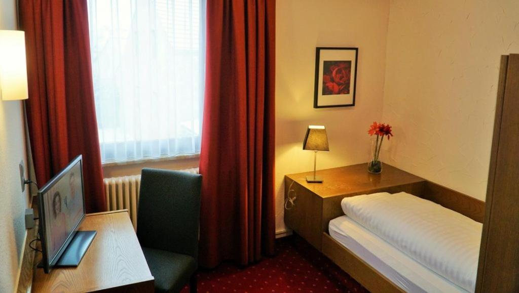 Hotel Zum Goldenen Ochsen Maikammer Eksteriør billede