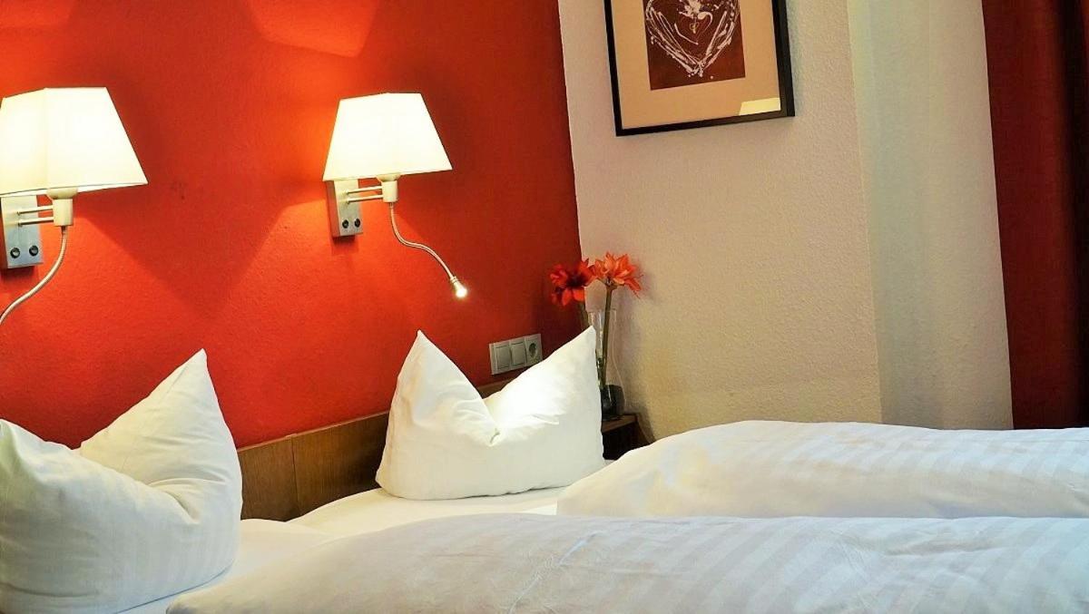 Hotel Zum Goldenen Ochsen Maikammer Eksteriør billede