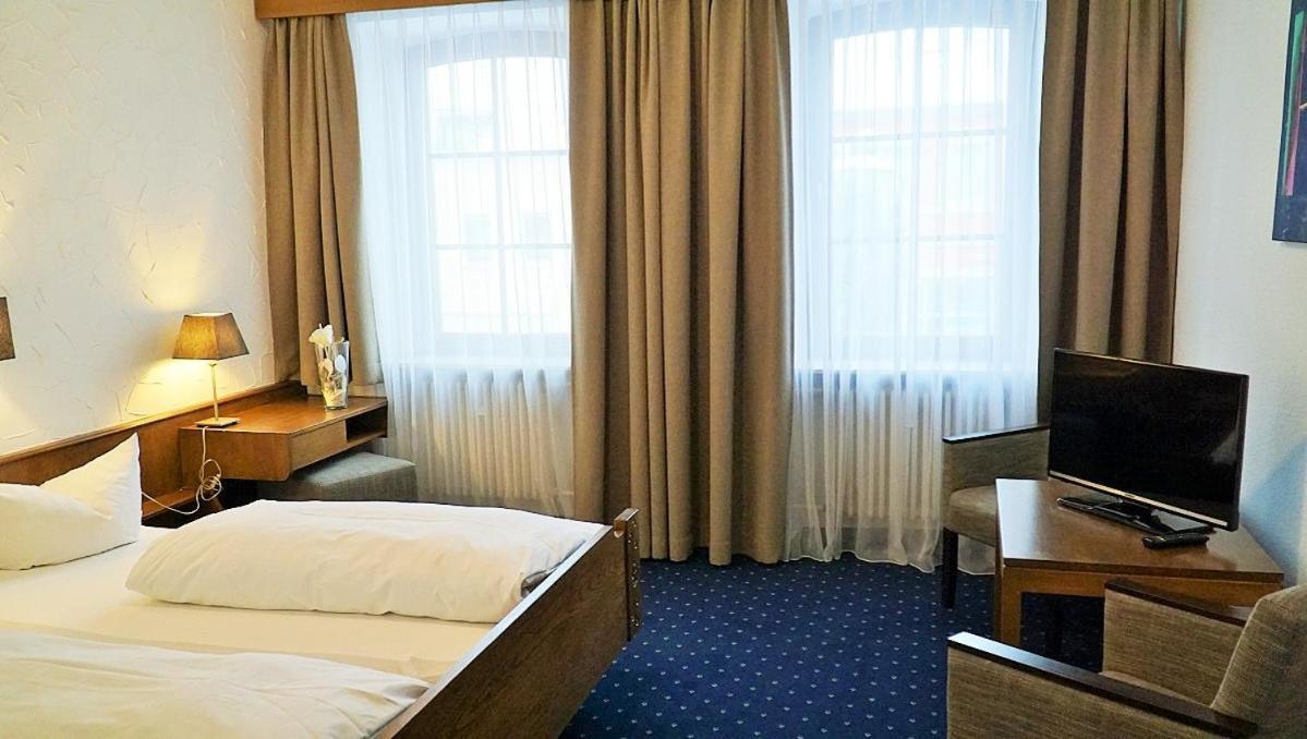 Hotel Zum Goldenen Ochsen Maikammer Eksteriør billede