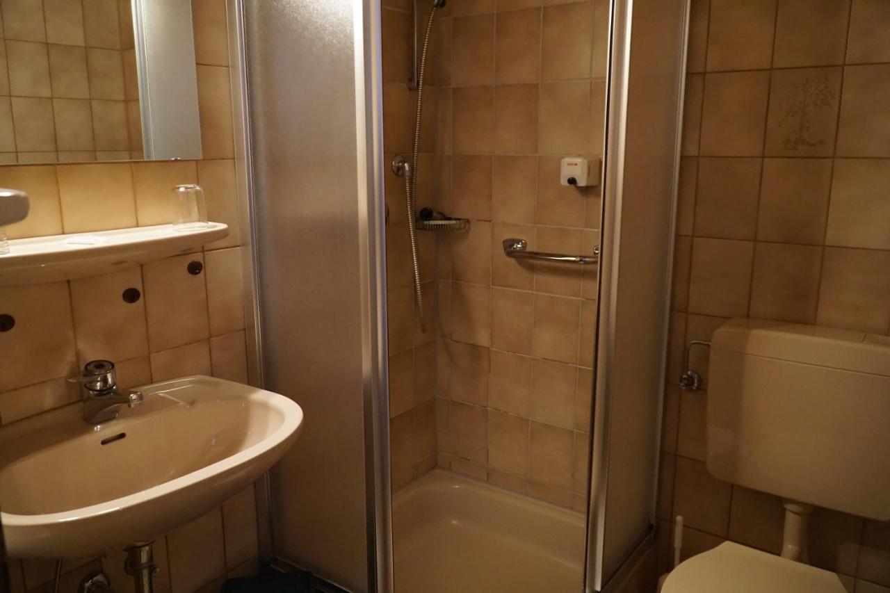 Hotel Zum Goldenen Ochsen Maikammer Eksteriør billede